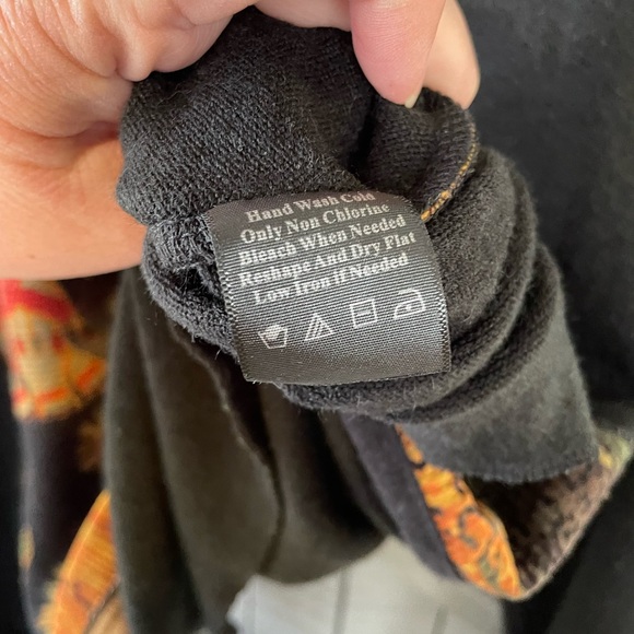 Boutique Button Down Top - Picture 7 of 8